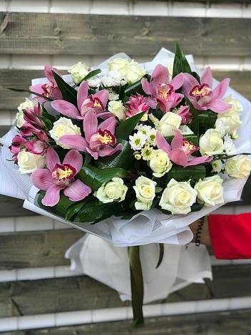 Букет цветов из: Розы и Хризантемы в Перевицкий Торжок