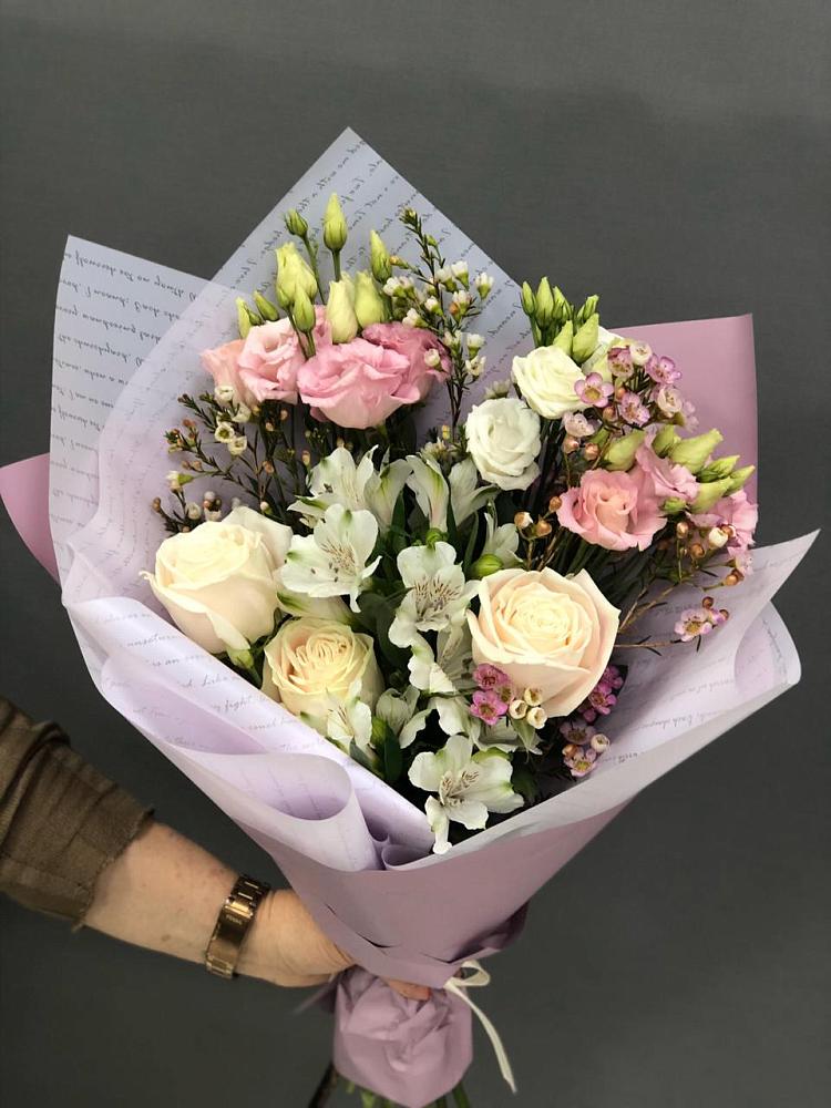 Букет цветов из: Альстромерии, Розы и Лизиантусы в Перевицкий Торжок