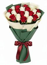 Букет Микс из красных и белых роз в Перевицкий Торжок
