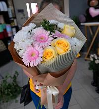 Букет цветов из:  Герберы, Розы и Хризантемы в Перевицкий Торжок