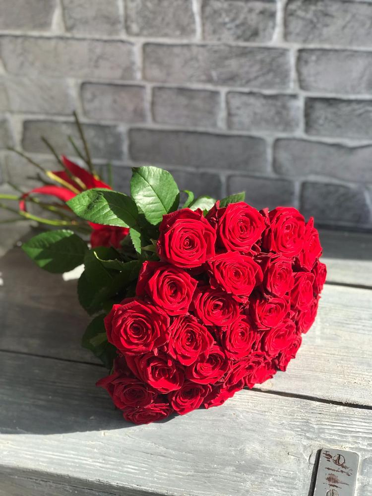 Букет Красные розы Фридом в Перевицкий Торжок