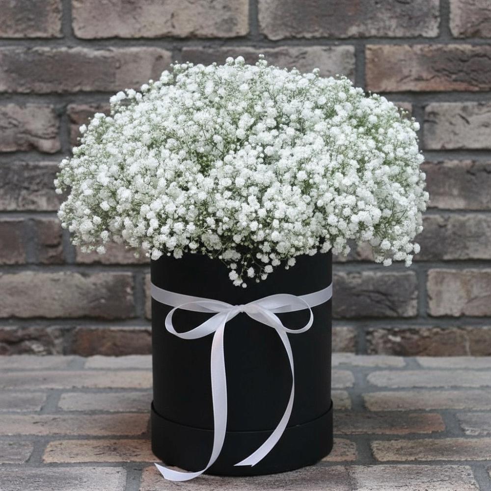 Цветочная композиция из Гипсофила в шляпной коробке в Перевицкий Торжок