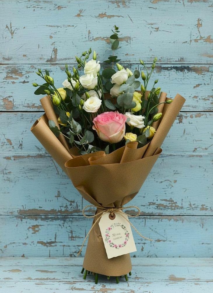 Букет цветов из: Розы и Лизиантусы в Перевицкий Торжок