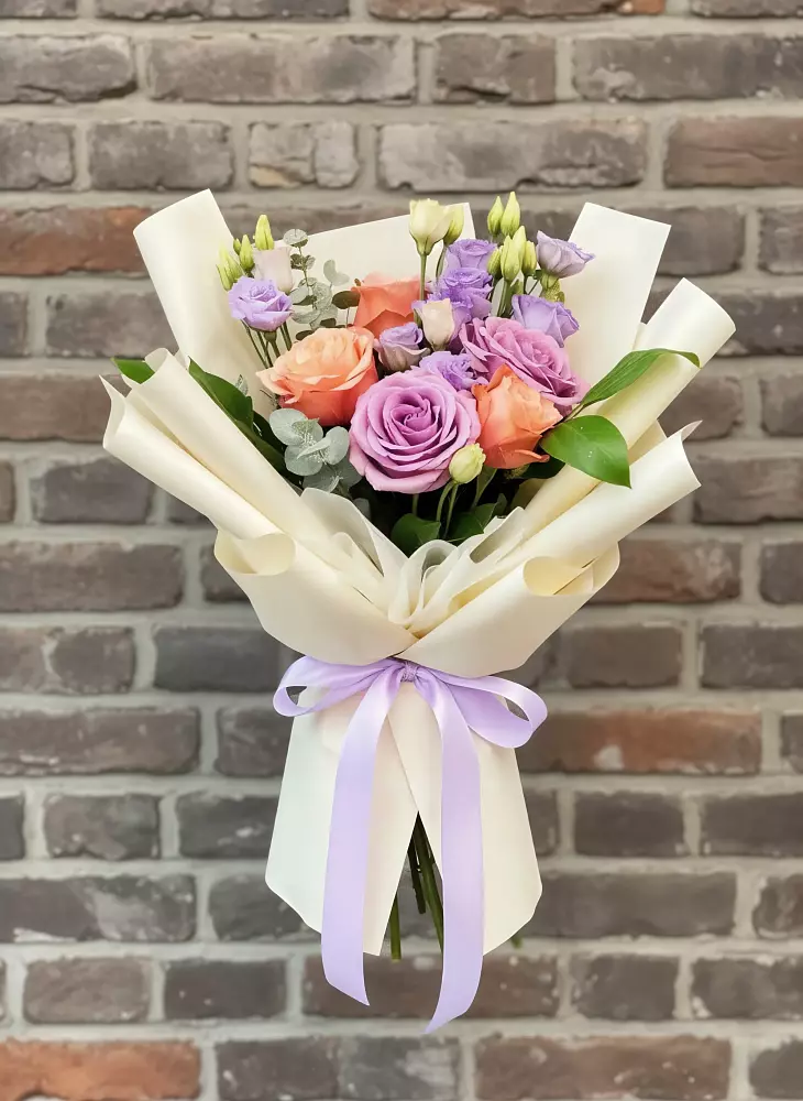 Букет цветов из: Лизиантусы и Розы в Перевицкий Торжок