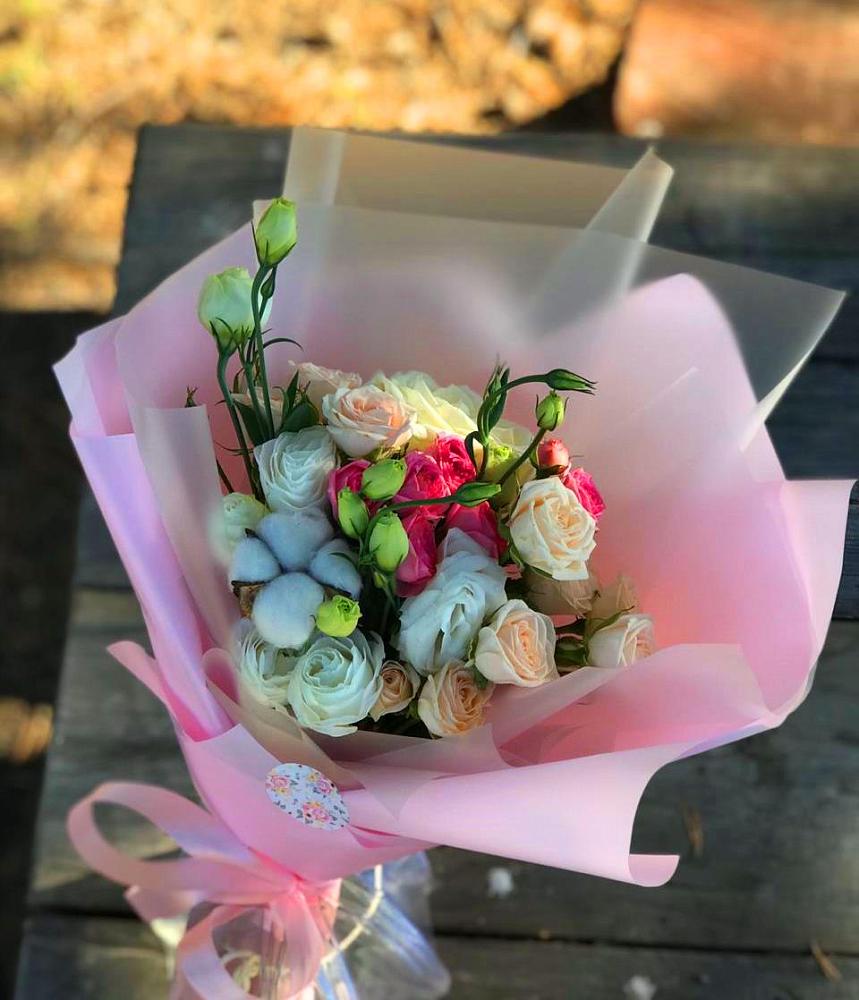 Букет цветов из: Розы и Лизиантусы в Перевицкий Торжок