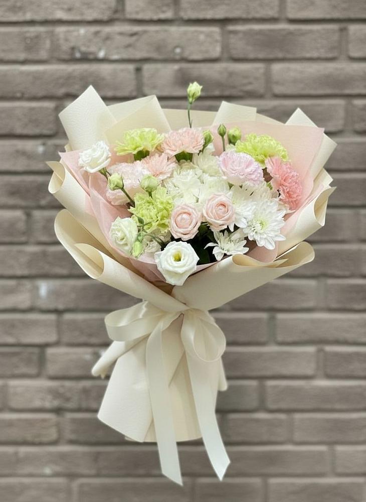 Букет цветов из: Гвоздики, Розы, Лизиантусы и Хризантемы в Перевицкий Торжок