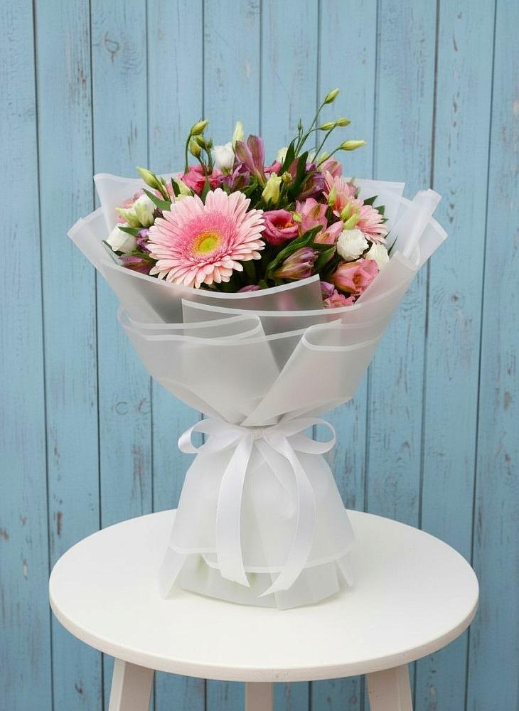 Букет цветов из: Герберы, Альстромерии и Лизиантусы в Перевицкий Торжок