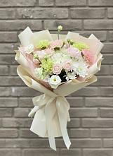 Букет цветов из:  Гвоздики, Розы, Лизиантусы и Хризантемы в Перевицкий Торжок