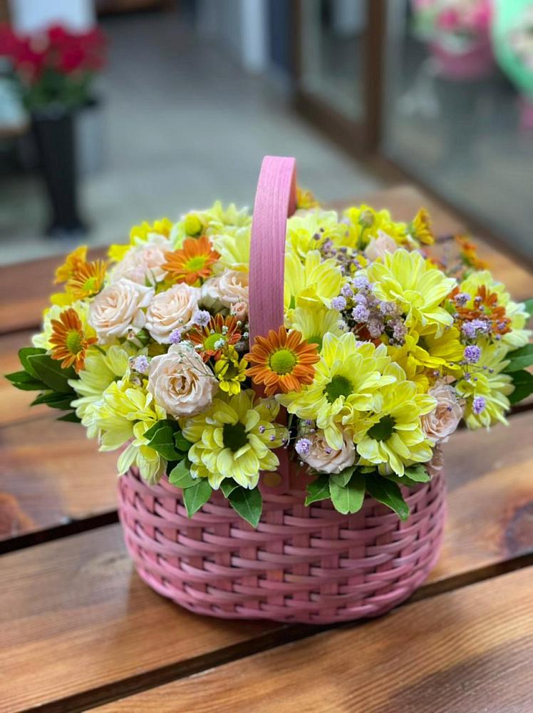 Цветочная композиция из Хризантемы и Розы в корзине в Перевицкий Торжок