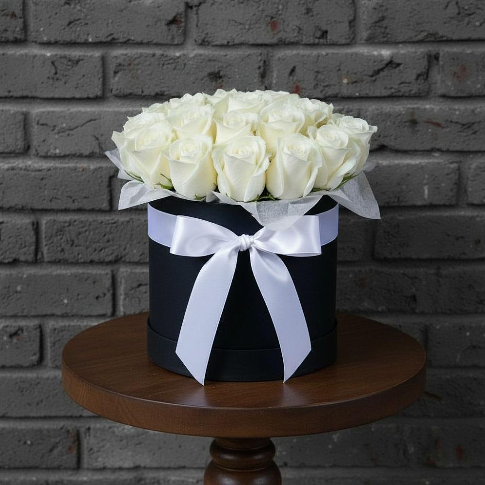 Цветочная композиция из Розы в шляпной коробке в Перевицкий Торжок