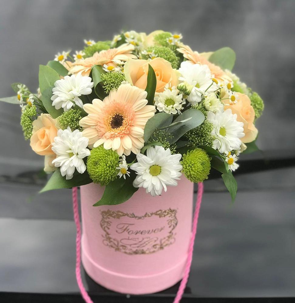 Цветочная композиция из Розы, Герберы и Хризантемы в шляпной коробке в Перевицкий Торжок