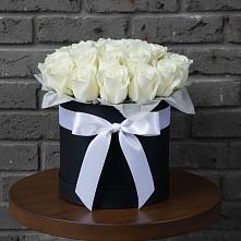 Цветочная композиция из Розы в шляпной коробке в Перевицкий Торжок